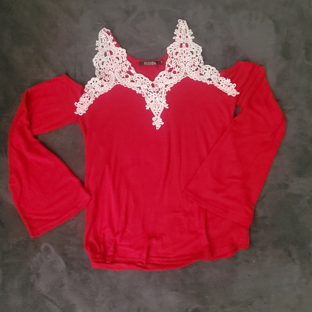 Bell-sleeve, cold shoulder shirt red size medium